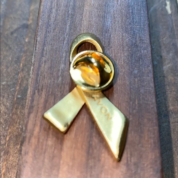 Avon Breast Cancer Awareness Gold tone Pink Rhinestone Vintage brooch Pin - Picture 3 of 6